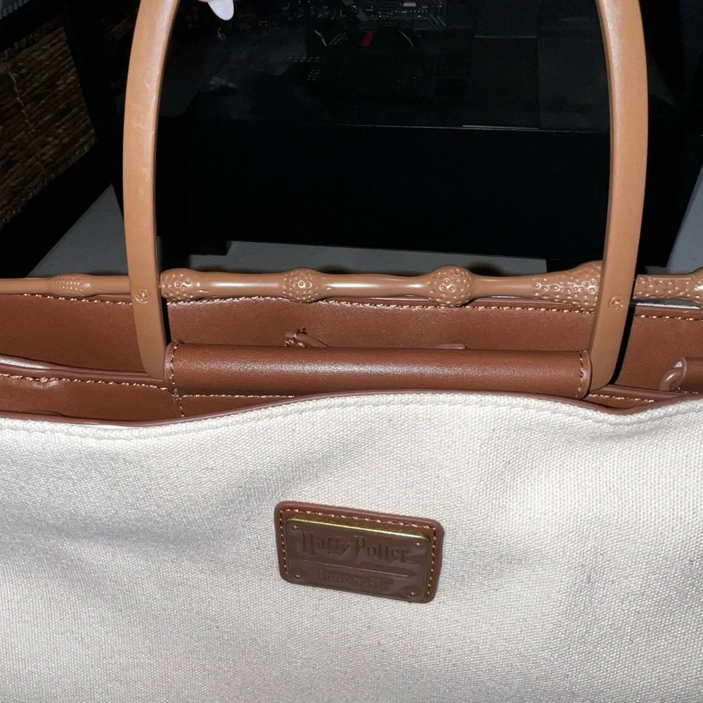 Loungefly Harry Potter Tote Bag - Picture 8 of 9